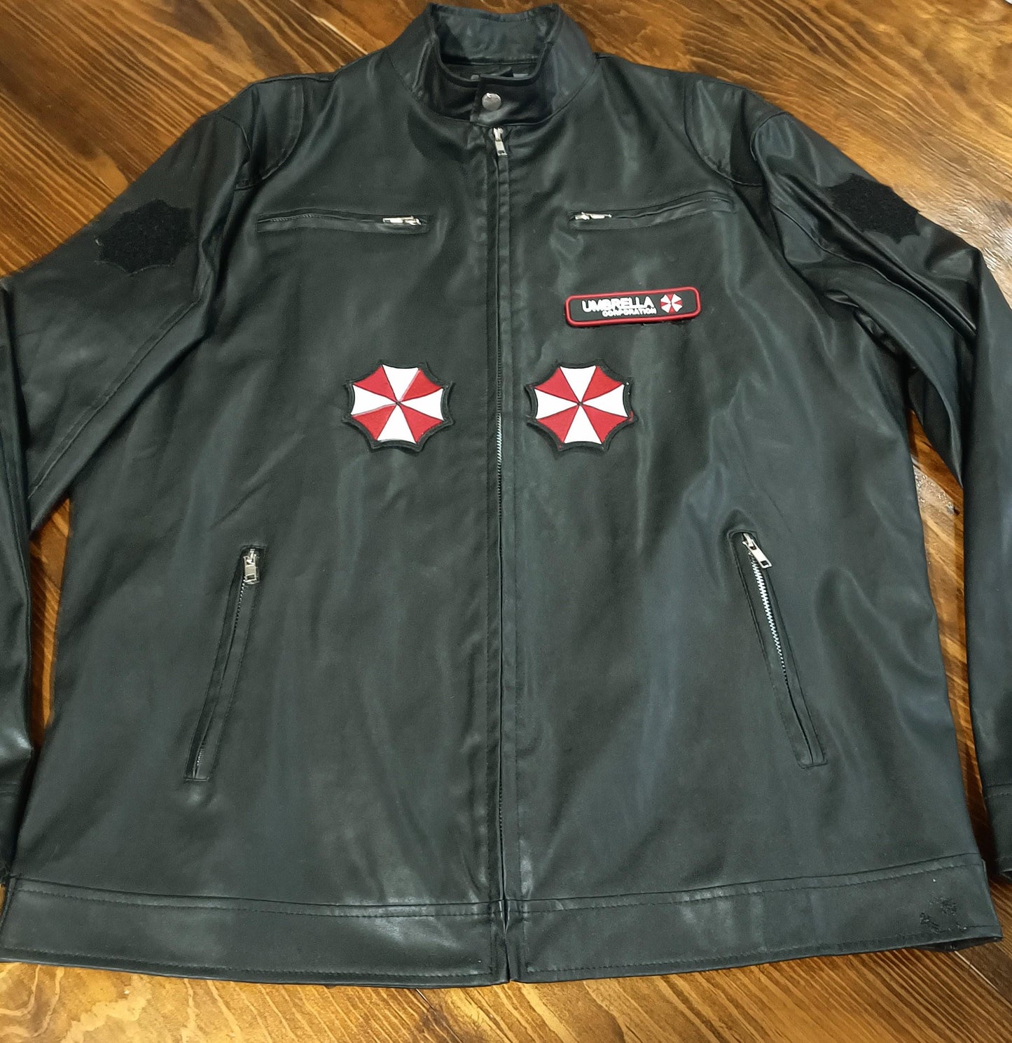 Chaqueta Resident Evil Umbrella Corporation - Parches de Velcro Removibles y Sello de Goma 3D