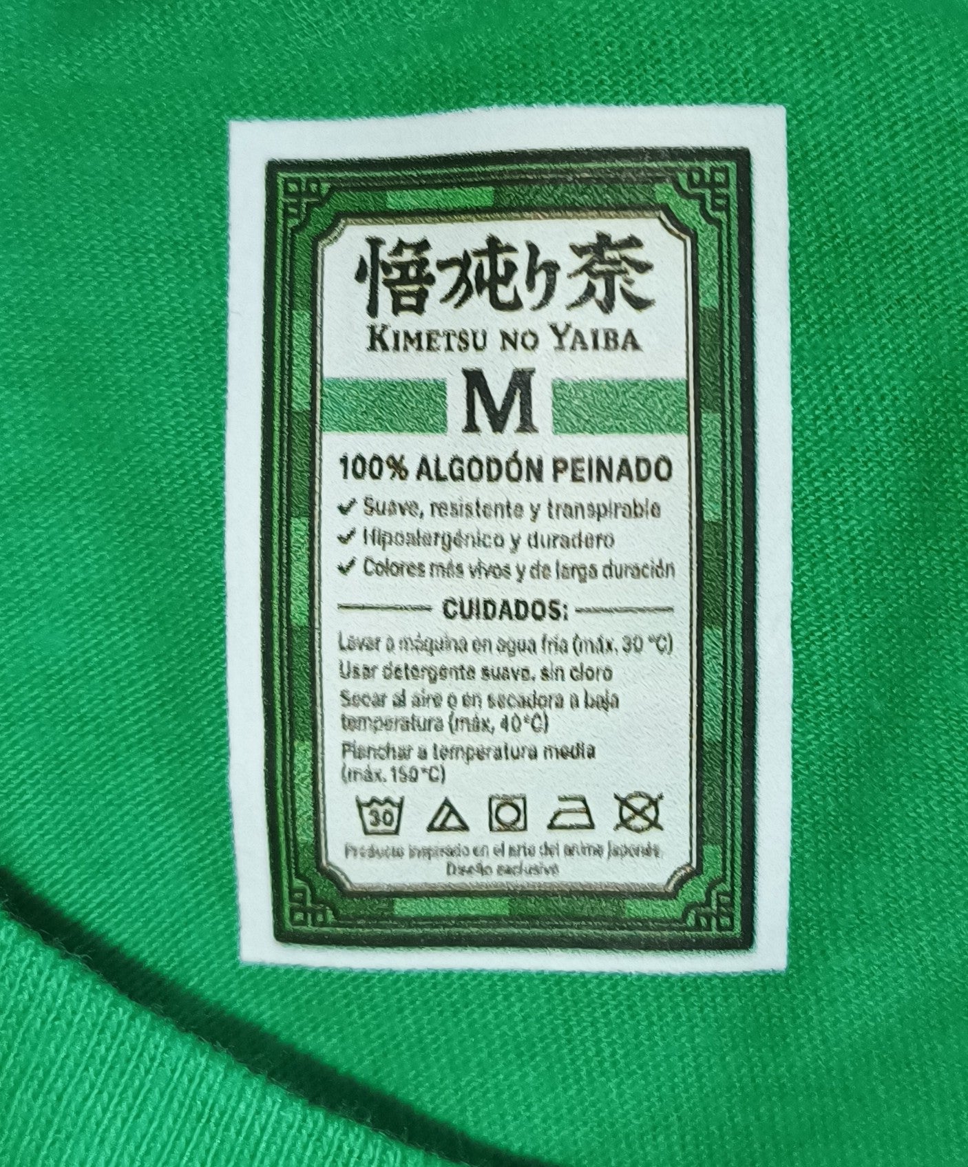Tanjiro Kamado ‘Danza del Dios del Fuego’ - Edición Forest Green en Algodón Peinado y Kanjis Dorados